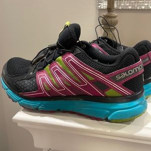 SALOMON womens running shoes
